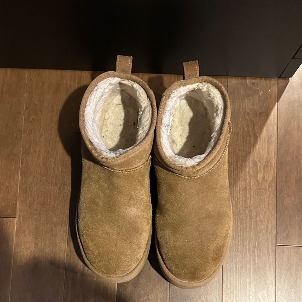 Ugg Ultra Mini Platform Boots - Picture 2 of 8